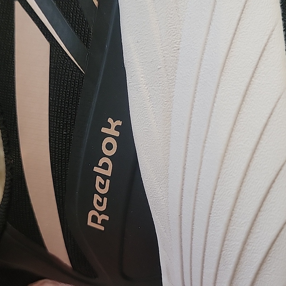 NWT Reebok Verse Black and LT Pink Sneakers - Picture 6 of 6
